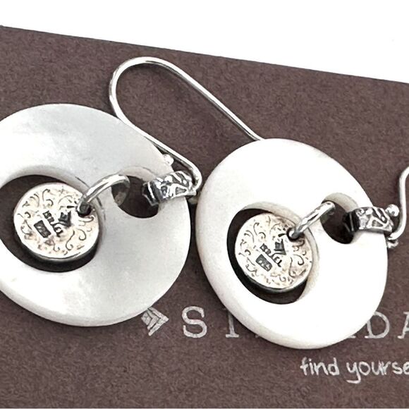 Silpada W1843 RETIRED  Mother of Pearl Coin Disc .925 Sterling Silver Earrings - Picture 4 of 6
